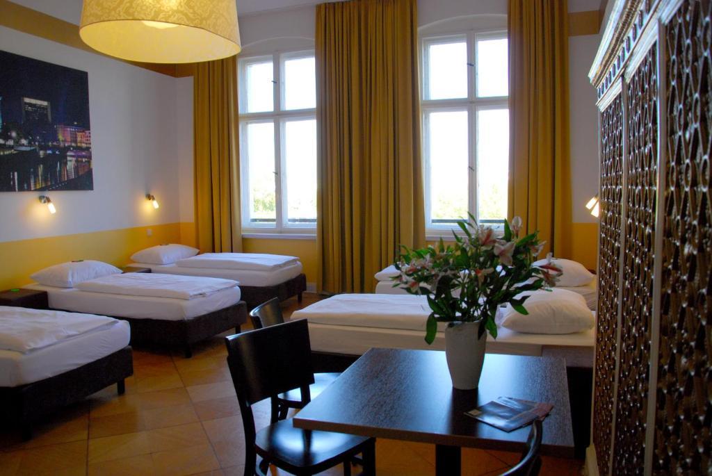 Hostel Grand Classic