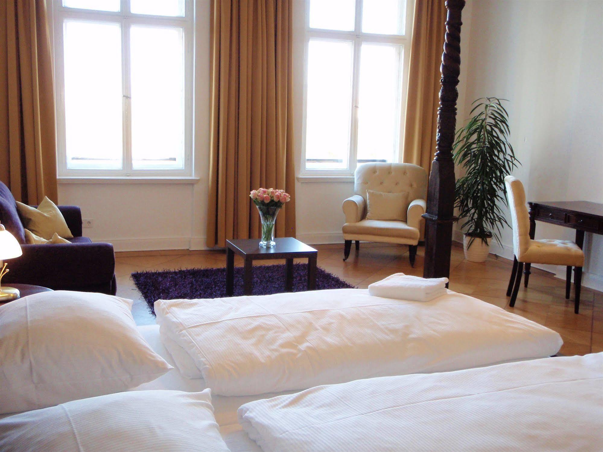 Grand Classic Hostel