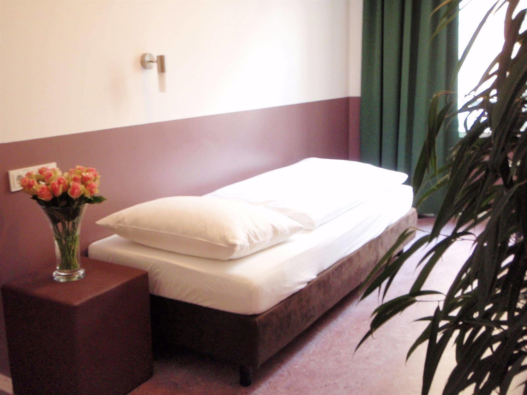 Hostel Grand Classic