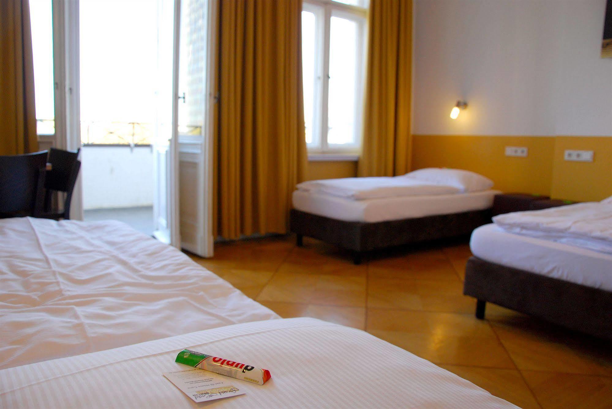 Hostel Grand Classic