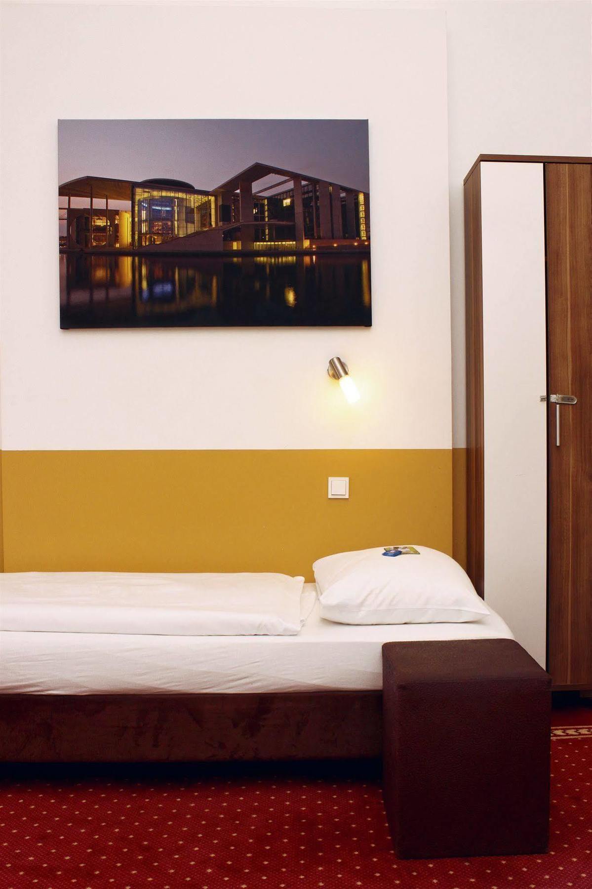Hostel Grand Classic *